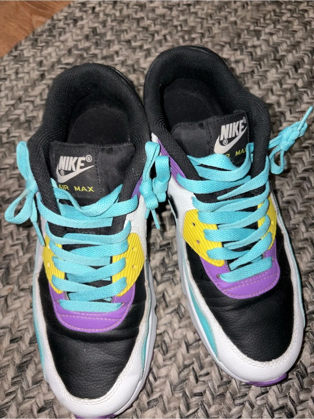 Nike bold multicolor